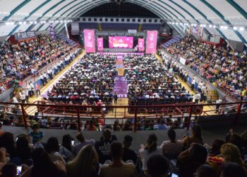 UPrO San Luis: más de 800 egresados recibieron su diploma en el Ave Fénix