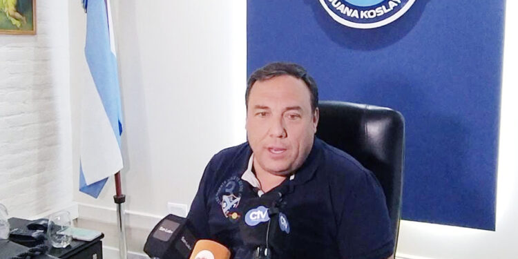 El intendente de la ciudad de Juana Koslay anunció el pago de una sola vez de los sueldos de los empleados municipales