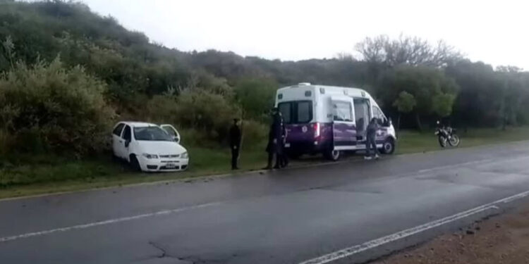 Dos mujeres resultaron heridas tras un vuelco en avenida Aguada de Pueyrredón