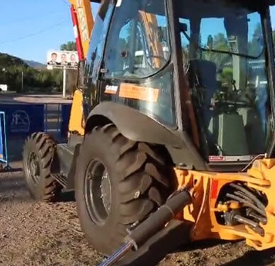 El municipio adquirió una nueva pala retroexcavadora