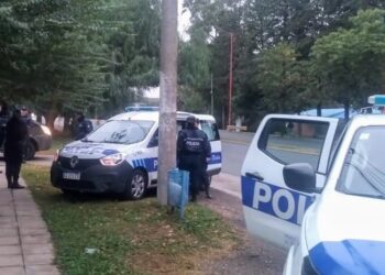 2 detenidos en un allanamiento en el barrio Los Eucaliptus
