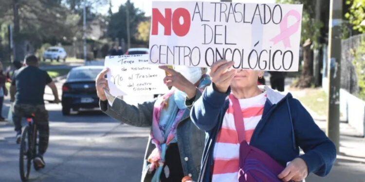 El Gobierno debió ceder y finalmente no trasladará el Centro Oncológico al hospital Central “Ramón Carrillo”