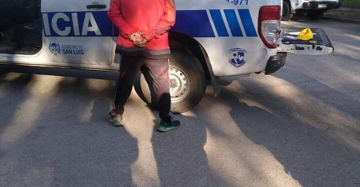 Detuvieron un hombre que portaba un arma en cercanías al barrio Los Eucaliptos.