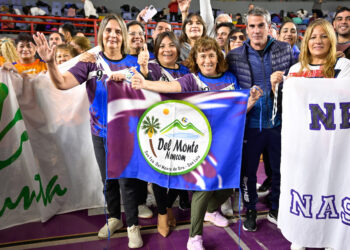 En el “Ave Fénix” se presentó el programa que continúa con la política de deporte para adultos mayores