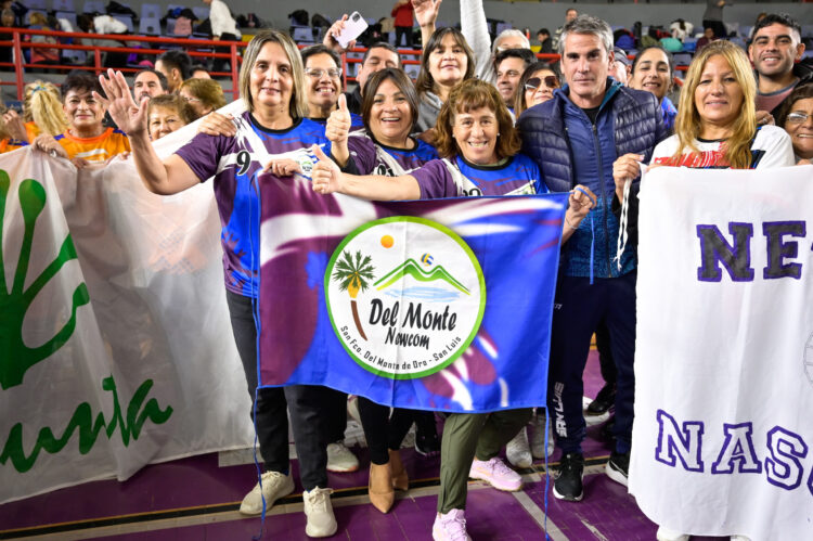 En el “Ave Fénix” se presentó el programa que continúa con la política de deporte para adultos mayores