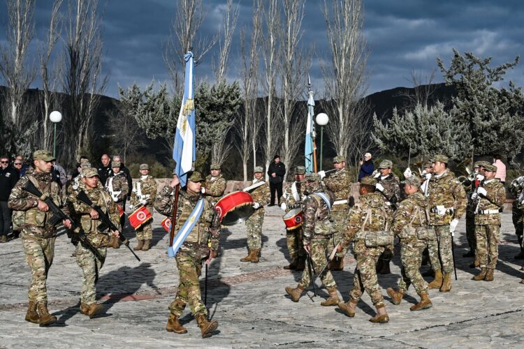 Soldados y cadetes del ISSP realizaron la jura de lealtad a la Bandera Argentina