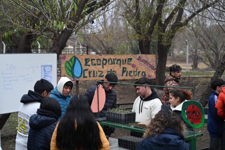 Alumnos de la escuela técnica de Naschel visitaron el Ecoparque de Cruz de Piedra