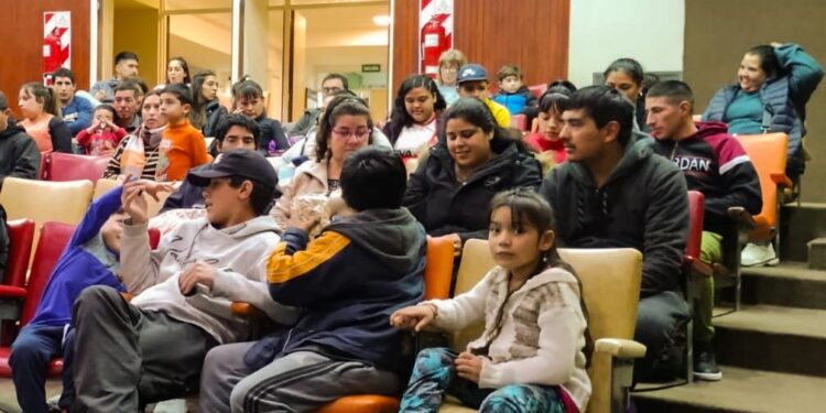 El fin de semana largo en la EDIRO fue con cine, cultura y pasión por la Scaloneta