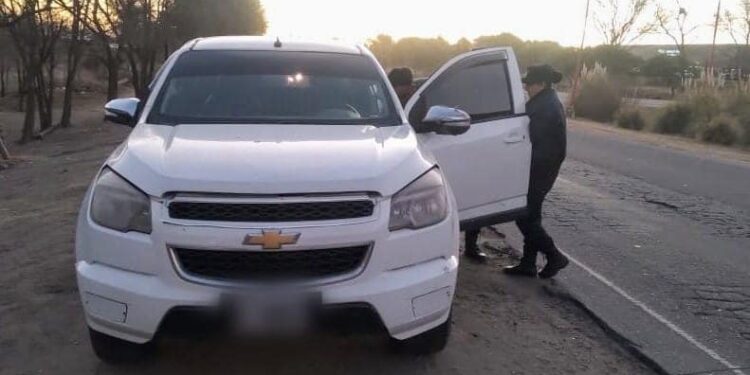 Juana Koslay: la Policía realizó un allanamiento por una causa de hurto y secuestró vehículos y diversos elementos