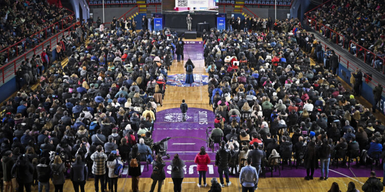 En el Ave Fénix Poggi lanzó su Plan Habitacional. Las cuotas serán de 150 mil pesos y ajustables 3 veces al año