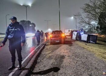 Vuelco y hospitalizados en cercanías del Puente Derivador