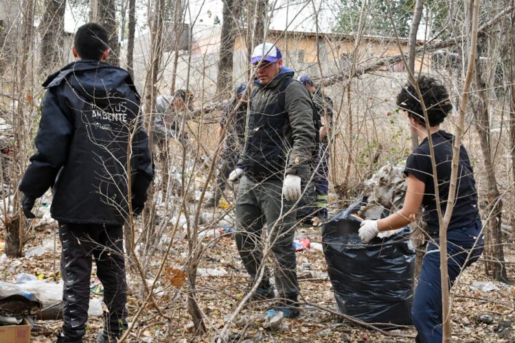 Hubo un operativo de limpieza y jornada participativa en el acueducto Vulpiani