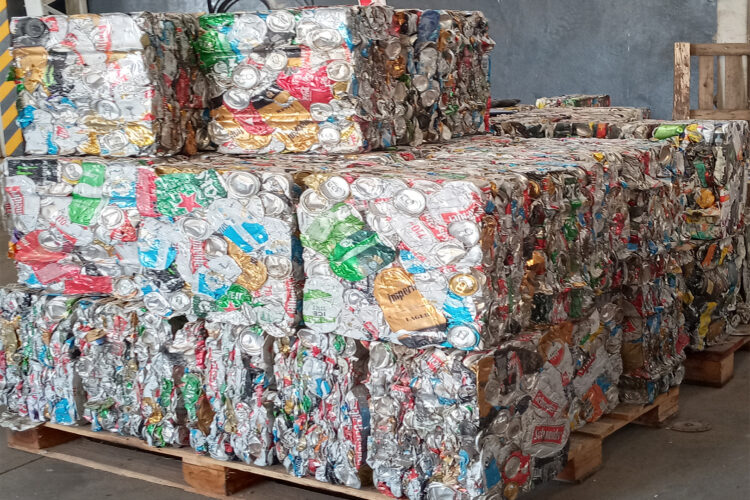 En Donovan, alumnos de la escuela pública digital pueden tomar clases en su lugar de trabajo