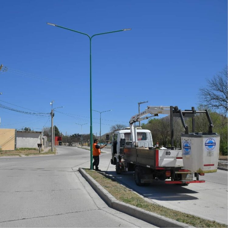 Nuevas luminarias para el barrio 274 viviendas