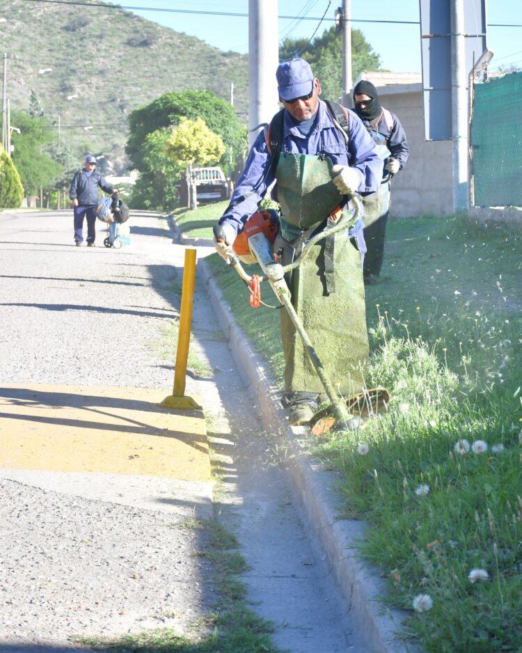 El municipio incorporó 20 nuevas desmalezadoras