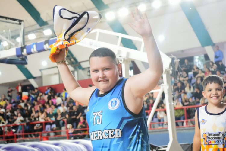 El ‘Ave Fénix’ fue sede del 2° Encuentro Nacional de Mini Básquet con la participación de 400 chicos