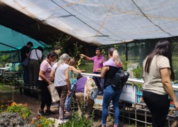 Médicos residentes del Hospital Central ‘Ramón Carrillo’ visitaron la Granja Productiva Escolar