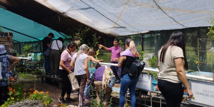 Médicos residentes del Hospital Central ‘Ramón Carrillo’ visitaron la Granja Productiva Escolar