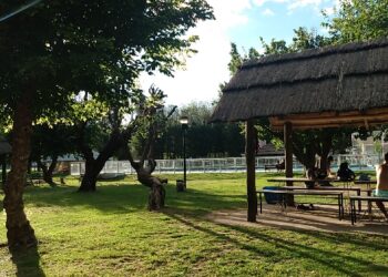 Un adolescente falleció tras descompensarse en un complejo recreativo