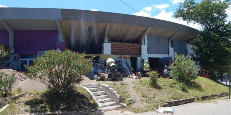 El Gobierno realiza mejoras en el Complejo Deportivo ‘Ave Fénix’