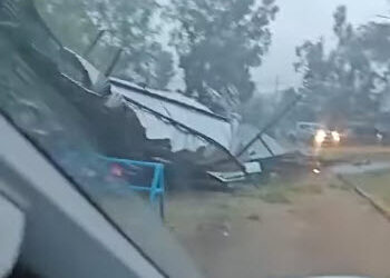 Temporal: Voladura de techo de comercio de Juana KOSLAY