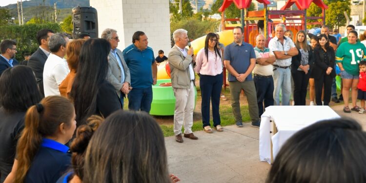 La obra del gas natural en el barrio Malvinas Argentinas se retoma