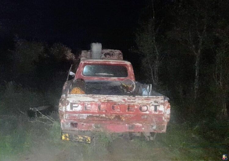 Donovan: demoraron a tres individuos que tenían rieles y piezas de anclaje de ferrocarril