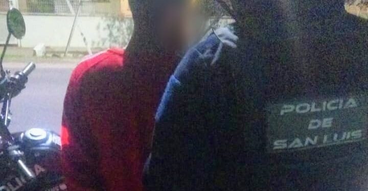 La Policía demoró a un individuo que merodeaba viviendas con actitud sospechosa