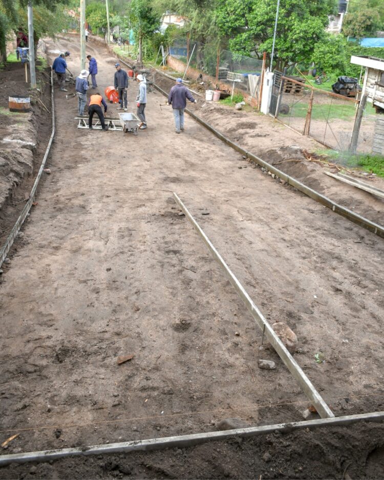 El hormigonado continúa en Juana Koslay