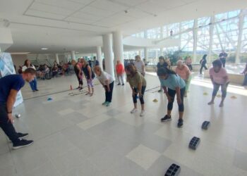 El Hospital ‘Carrillo’ lanza la iniciativa “Espera Activa” para combatir el sedentarismo