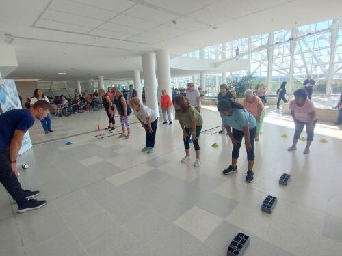 El Hospital ‘Carrillo’ lanza la iniciativa “Espera Activa” para combatir el sedentarismo