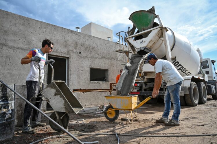 La obra de viviendas en Juana Koslay supera el 60% de avance