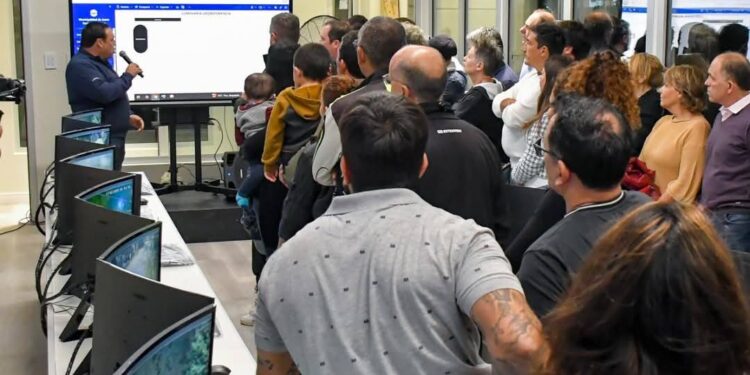 Comerciantes de Juana Koslay visitaron el nuevo Centro de Operaciones y Monitoreo