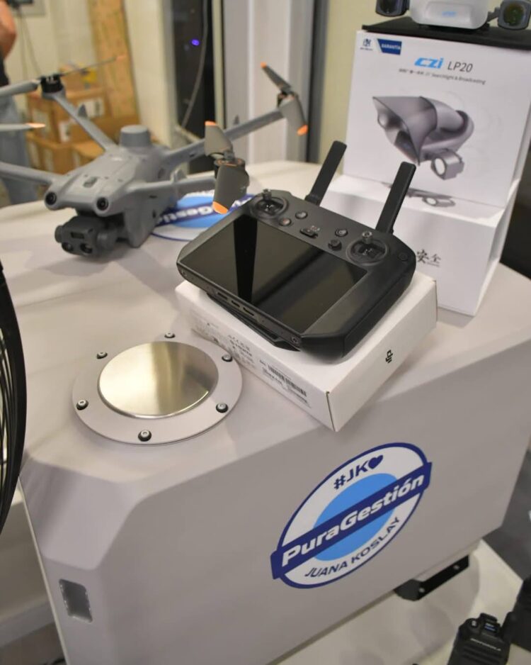 Comerciantes de Juana Koslay visitaron el nuevo Centro de Operaciones y Monitoreo