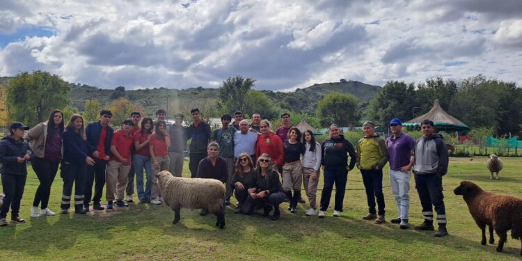 Alumnos de la Escuela Técnica Agraria presentaron un innovador proyecto de acuaponía