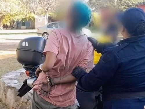 Violento episodio en Juana Koslay: detienen a una mujer que irrumpió en una casa y agredió a una menor