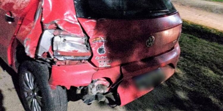 Una mujer fue hospitalizada tras un choque entre dos vehículos y dio positivo en el alcotest; el otro conductor también manejaba alcoholizado