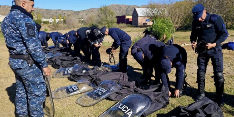ISSP: La ministro de Seguridad y el jefe de Policía supervisaron el Plan Anual de Entrenamiento