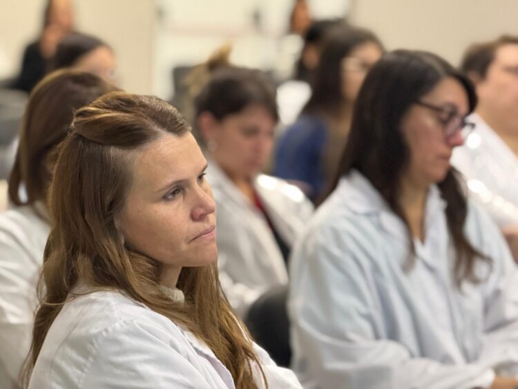 Brindaron una capacitación sobre prevención del suicidio en el Hospital Central