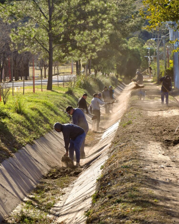 Limpian los canales colectores