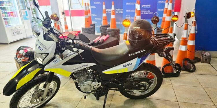 Entregaron equipamiento a la Policía y el ISSP para fortalecer la prevención vial en rutas