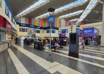 Los comerciantes presentan propuestas para renovar los locales de la EDIRO