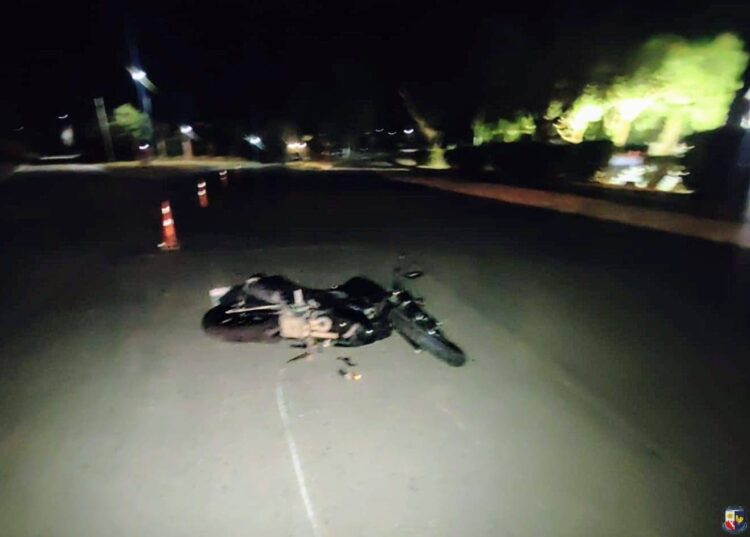 Un joven resultó lesionado tras un choque entre una moto y un auto