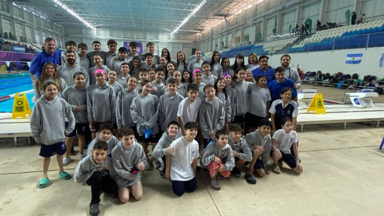 Bauti, talento en natación de Juana Koslay, brilló en el Sudamericano