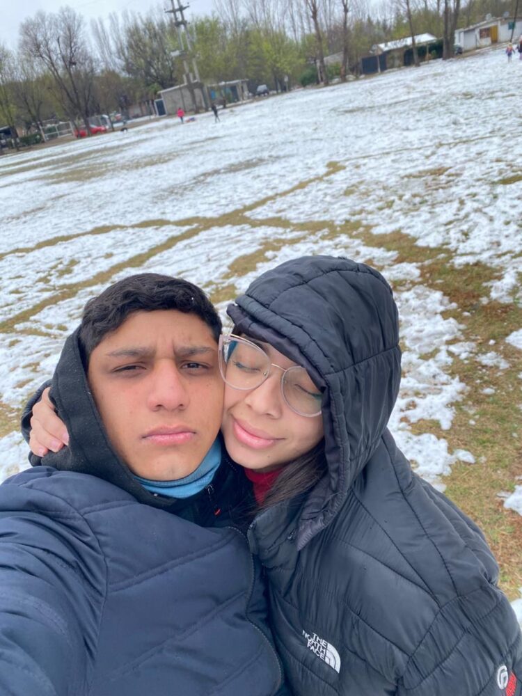 Imágenes que nos comparten de la nieve en su paso por Juana Koslay