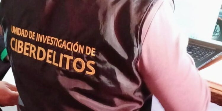 La Policía realizó un allanamiento por una causa de estafa y secuestró dos teléfonos celulares