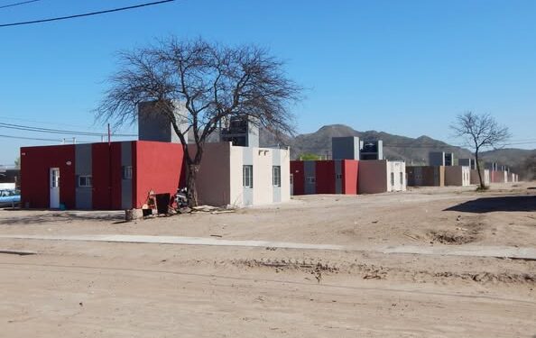 Juana Koslay se prepara para estrenar nuevas viviendas