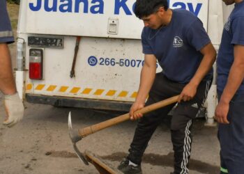 El municipio lleva tareas permanentes de desobstrucción de la red cloacal.