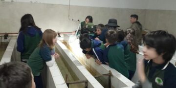 Estudiantes de Juana Koslay visitaron la Estación de Piscicultura