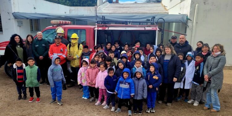 Estudiantes de Juana Koslay se capacitaron en incendios forestales
